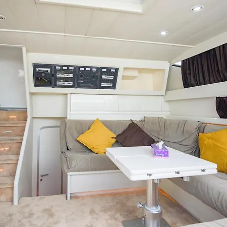 Botel Hakuna Matata - Living A Perfect Life, Yacht Pershing 52 *